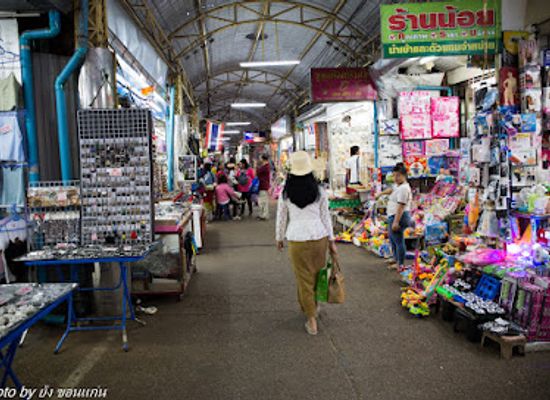 thailand/mekong-river-region/shop/indochina-tha-sadet-market