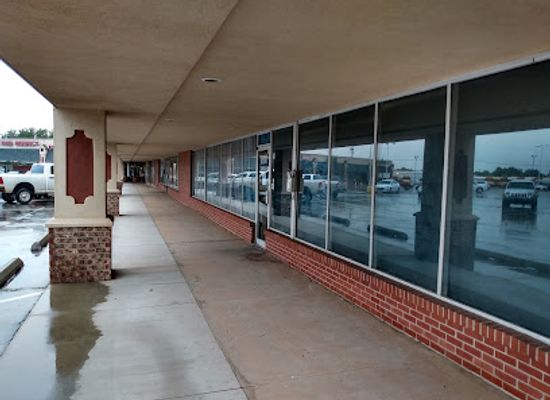 oklahoma/moore/shop/sooner-shopping-center