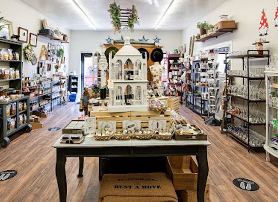 wyoming/red-desert/shop/mack-co-boutique-204-elk-st