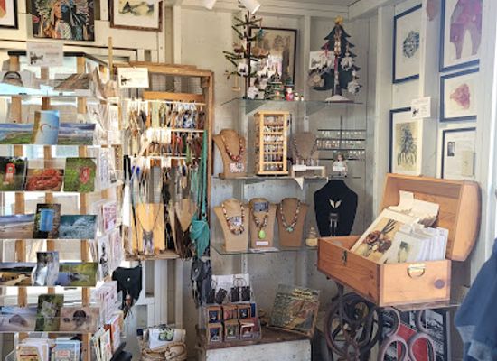 massachusetts/martha-s-vineyard/shop/bowen-s-arrow