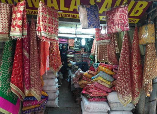 india/amritsar/wagah-border/shop/cloth-market