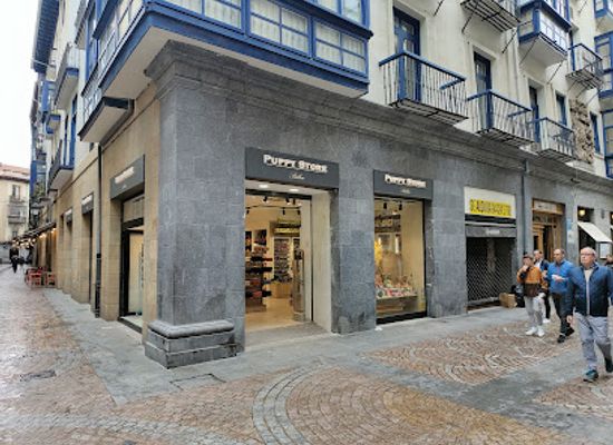spain/bilbao/casco-viejo/shop/puppy-store