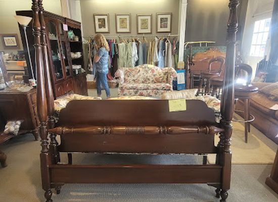 north-carolina/greensboro/old-irving-park/shop/hannah-s-bridge-thrift-boutique