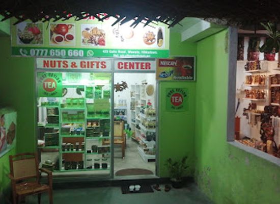 sri-lanka/hikkaduwa/shop/nuts-gifts