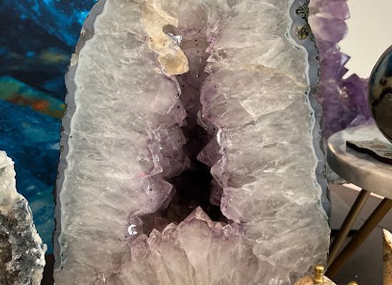 missouri/sedalia/shop/silver-fang-crystals