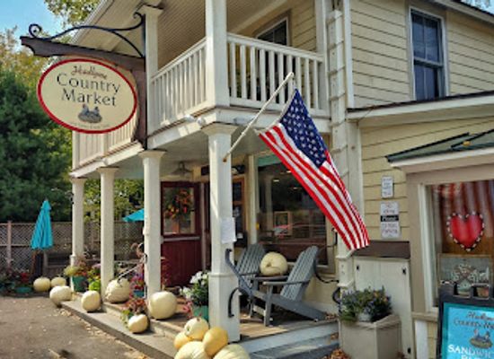connecticut/connecticut-river-valley/shop/hadlyme-country-market
