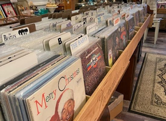 missouri/st-louis/shop/frenchtown-records-antiques-more