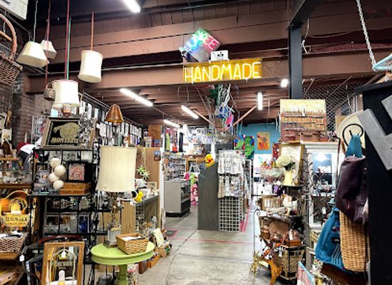 california/sierra-nevada/shop/junkee-clothing-exchange-antique-store