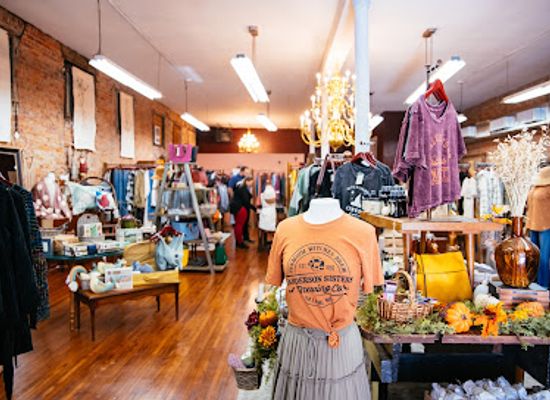 tennessee/hatchie-river-area/shop/hunter-bleu-mercantile