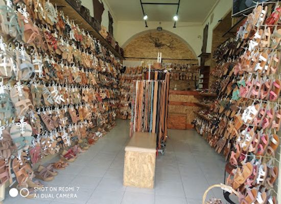 greece/thessaly/shop/diniakos-leather-sandals