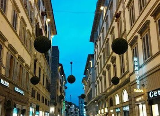 italy/florence/shop/via-roma