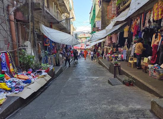 philippines/baguio/burnham-park/shop/ukay-ukay-at-zandueta