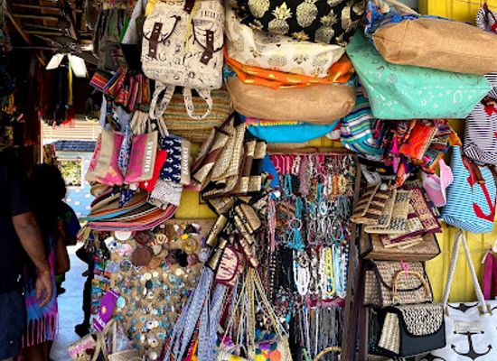 the-bahamas/nassau/shop/pompey-market