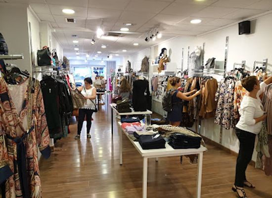 spain/alicante/puerto-de-alicante/shop/pasarela