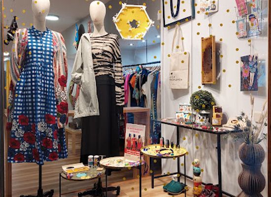 spain/santiago-de-compostela/shop/ela-diz