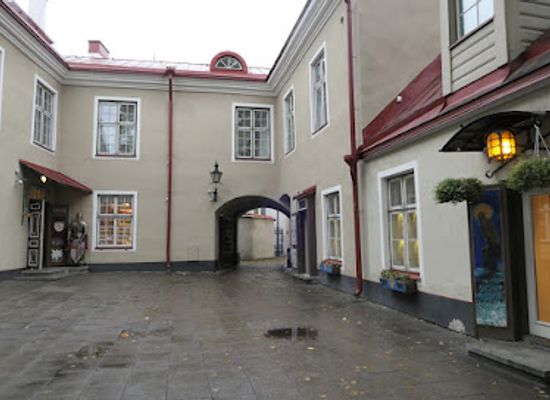 estonia/tallinn-old-town/shop/livonia-souvenirs