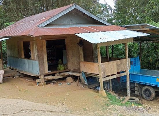 indonesia/tana-toraja/shop/kios-scatter-tua