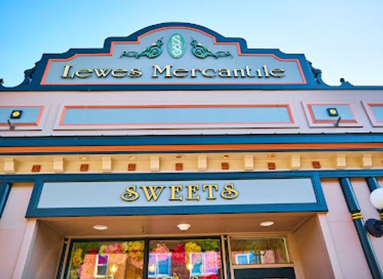 delaware/cape-henlopen-state-park/shop/edie-bees-confection-shop