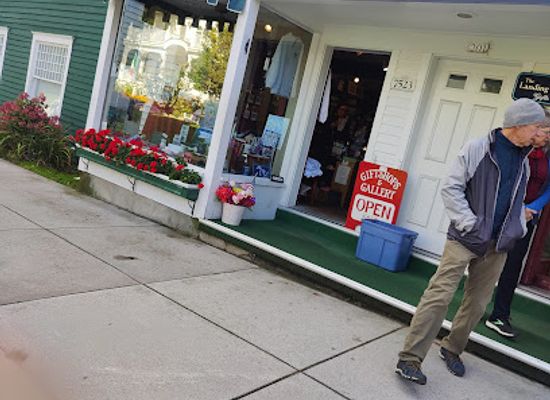 michigan/mackinac-island/shop/giftshops-and-gallery