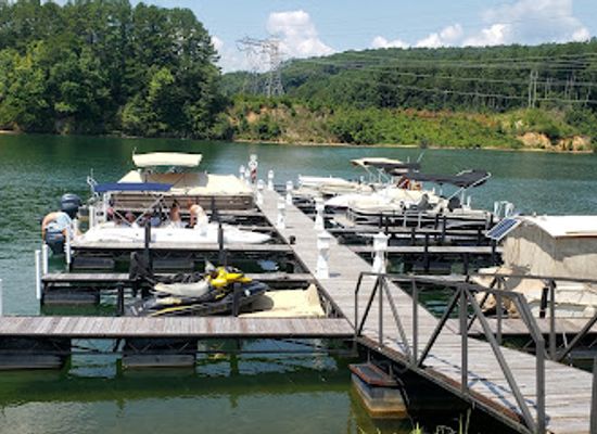 south-carolina/lake-jocassee/shop/the-cliffs-at-keowee-vineyards-marina