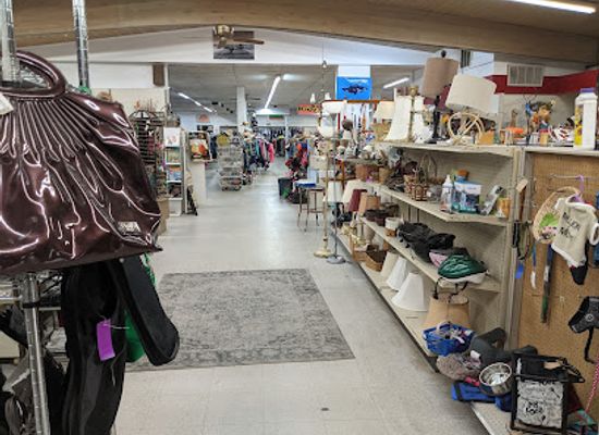 south-dakota/black-hills/shop/savers-mart