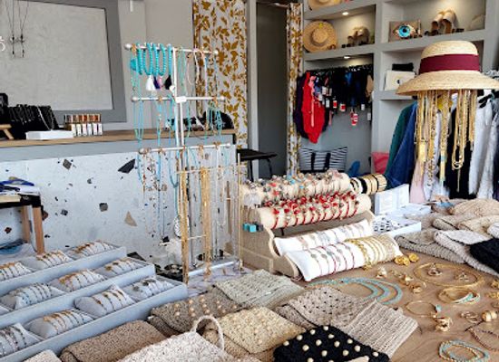 greece/chania/agia-marina/shop/joy-s-boutique