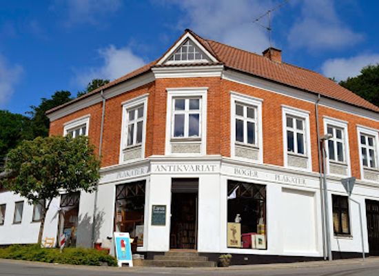 denmark/himmelbjerget/shop/laven-antikvariat