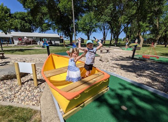 iowa/lake-okoboji/shop/treasure-village