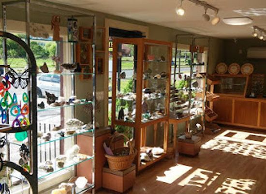 connecticut/the-quiet-corner/shop/mother-earth-gallery