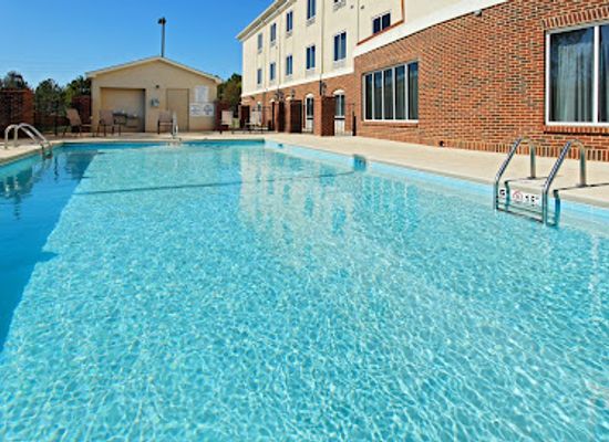 alabama/talladega-national-forest/shop/holiday-inn-express-suites-talladega-an-ihg-hotel