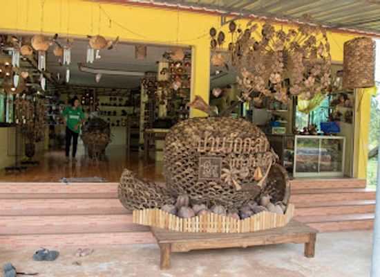 thailand/koh-chang/shop/coconut-souvenir-shop
