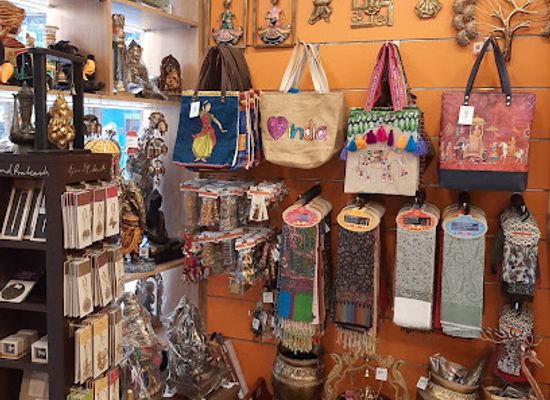 india/mumbai/shop/the-bombay-store-oberoi-mall-goregaon-mumbai