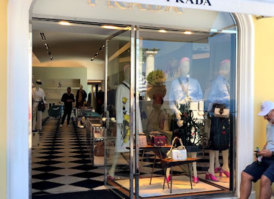 italy/capri/shop/prada-capri-via-roma
