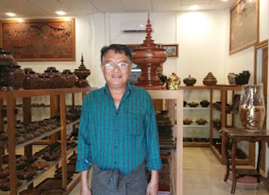 myanmar-burma/bagan/new-bagan/shop/royal-peacock-lacquerware-workshop