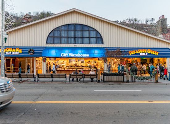 north-carolina/great-smoky-mountains/shop/gift-warehouse
