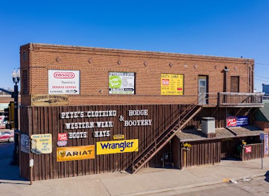 south-dakota/black-hills/shop/pete-s-clothing-western-wear