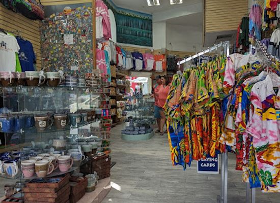 the-bahamas/new-providence/shop/nassau-straw-market