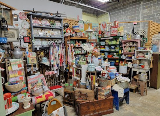 alabama/cahaba-valley/shop/brass-bear-antiques