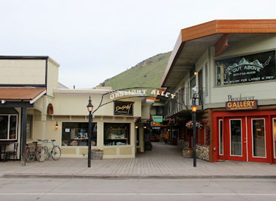 wyoming/grand-teton-national-park/shop/gaslight-alley