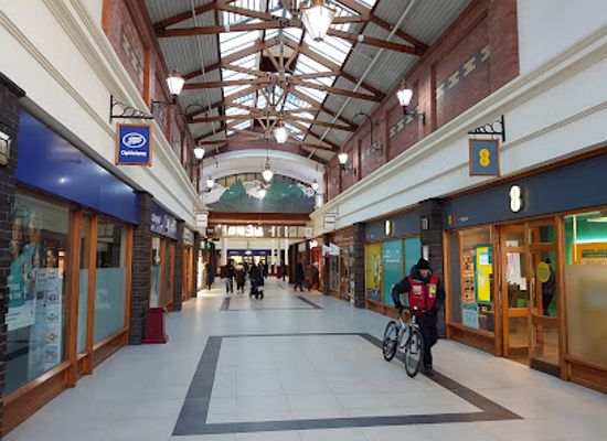united-kingdom/wales/shop/victoria-shopping-centre