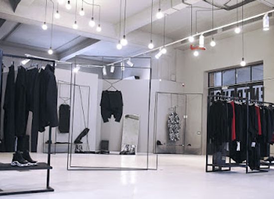 romania/bucharest/cismigiu/shop/entrance-store