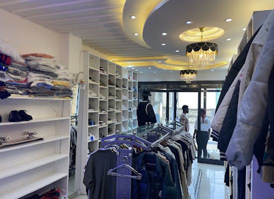 cameroon/kalamaloue-national-park/shop/molla-shopping