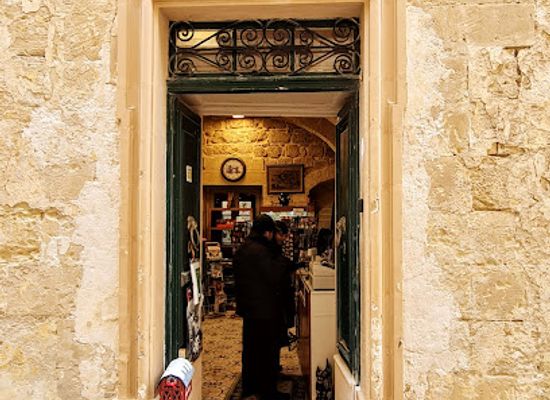 malta/buskett-gardens/shop/green-hand-leathercraft