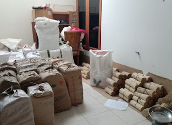 indonesia/yogyakarta/kotagede/shop/toko-astuti