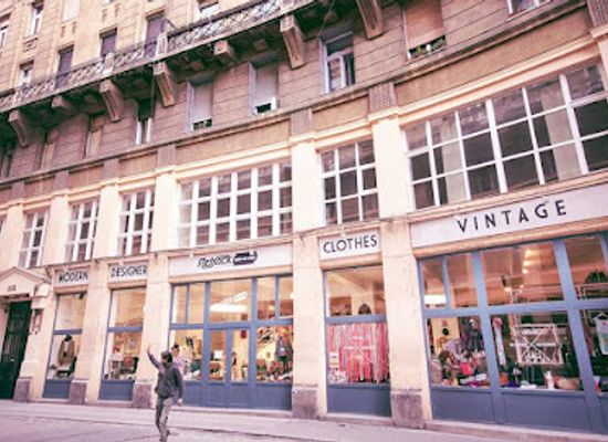 hungary/central-hungary/shop/retrock-designer-vintage-store