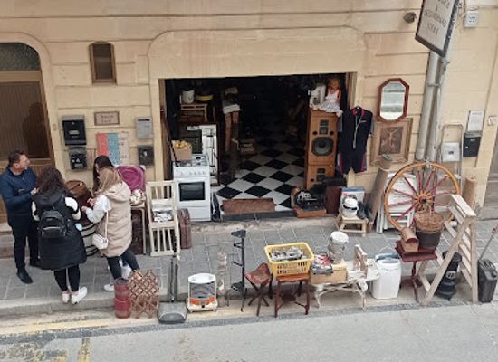 malta/xlendi-area/shop/charlies-antiques-gozo-malta