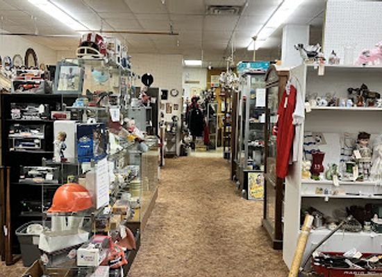 wisconsin/madison/shop/antiques-mall-of-madison