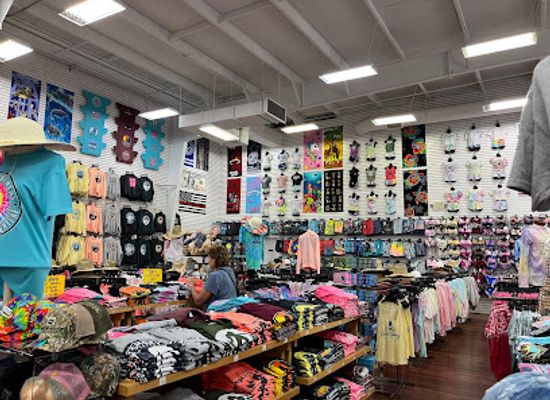 tennessee/dollywood/shop/live-alligators-souvenir-store