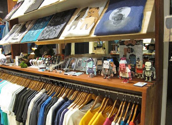 australia/central-victoria/shop/monsterthreads-gift-shop-collins-street-melbourne