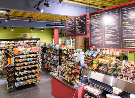montana/big-sky-resort/shop/hungry-moose-market-and-deli-on-the-mountain